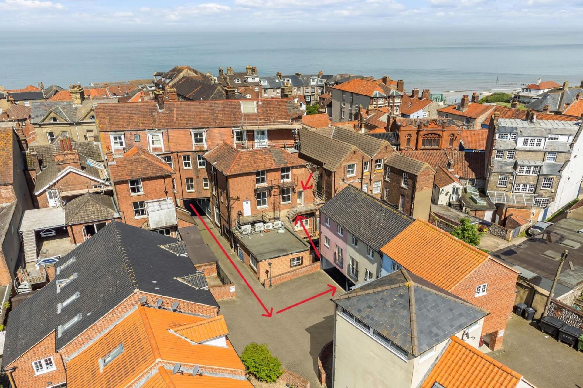 1-Bed Seaside Apartment With Parking Cromer Exteriör bild