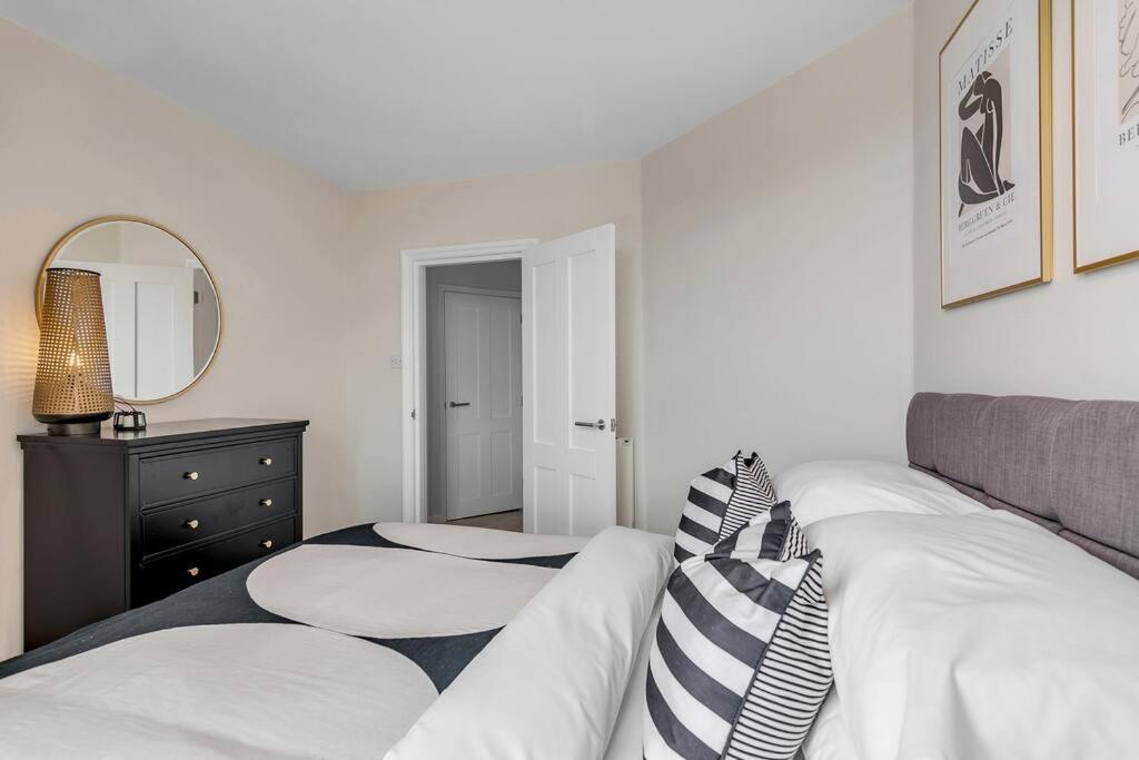 1-Bed Seaside Apartment With Parking Cromer Exteriör bild